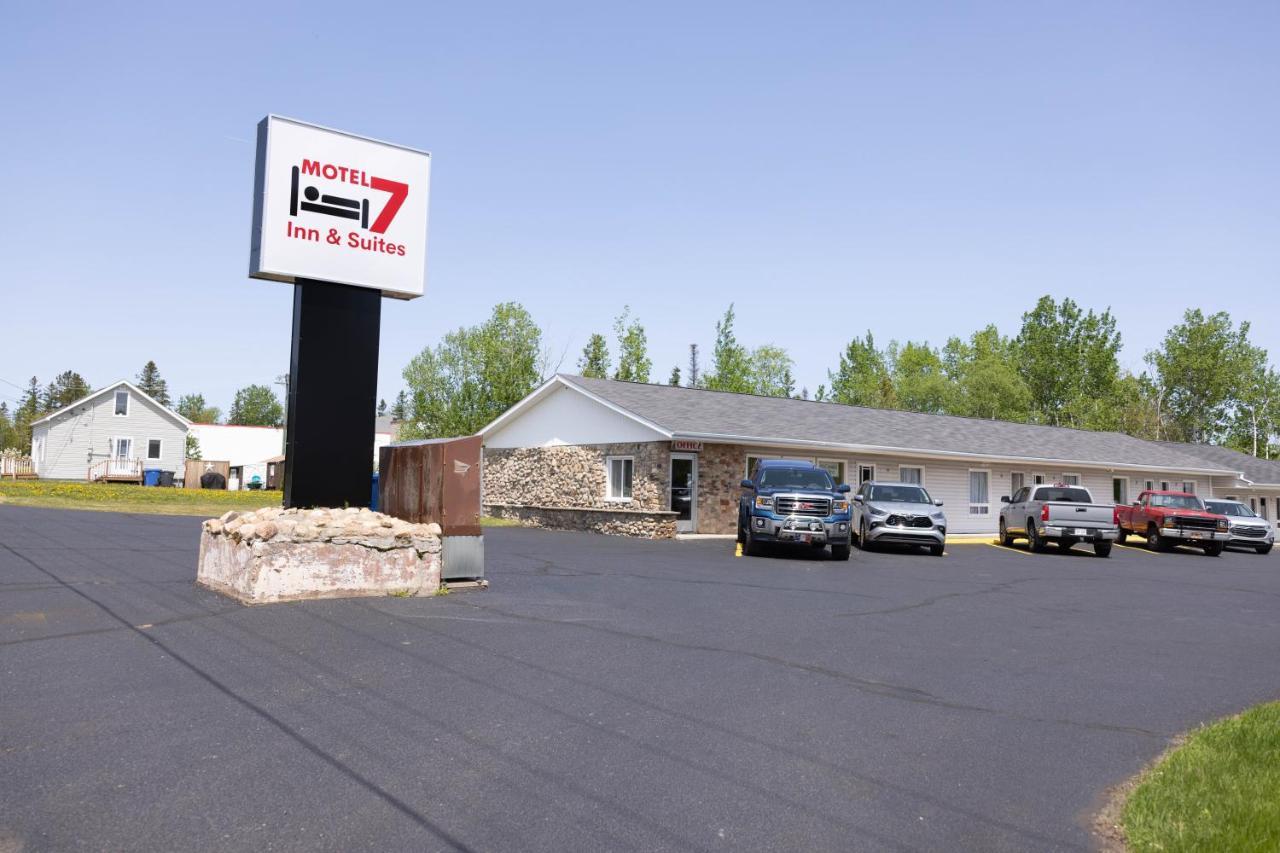 Motel 7 Inn & Suites Beresford ภายนอก รูปภาพ