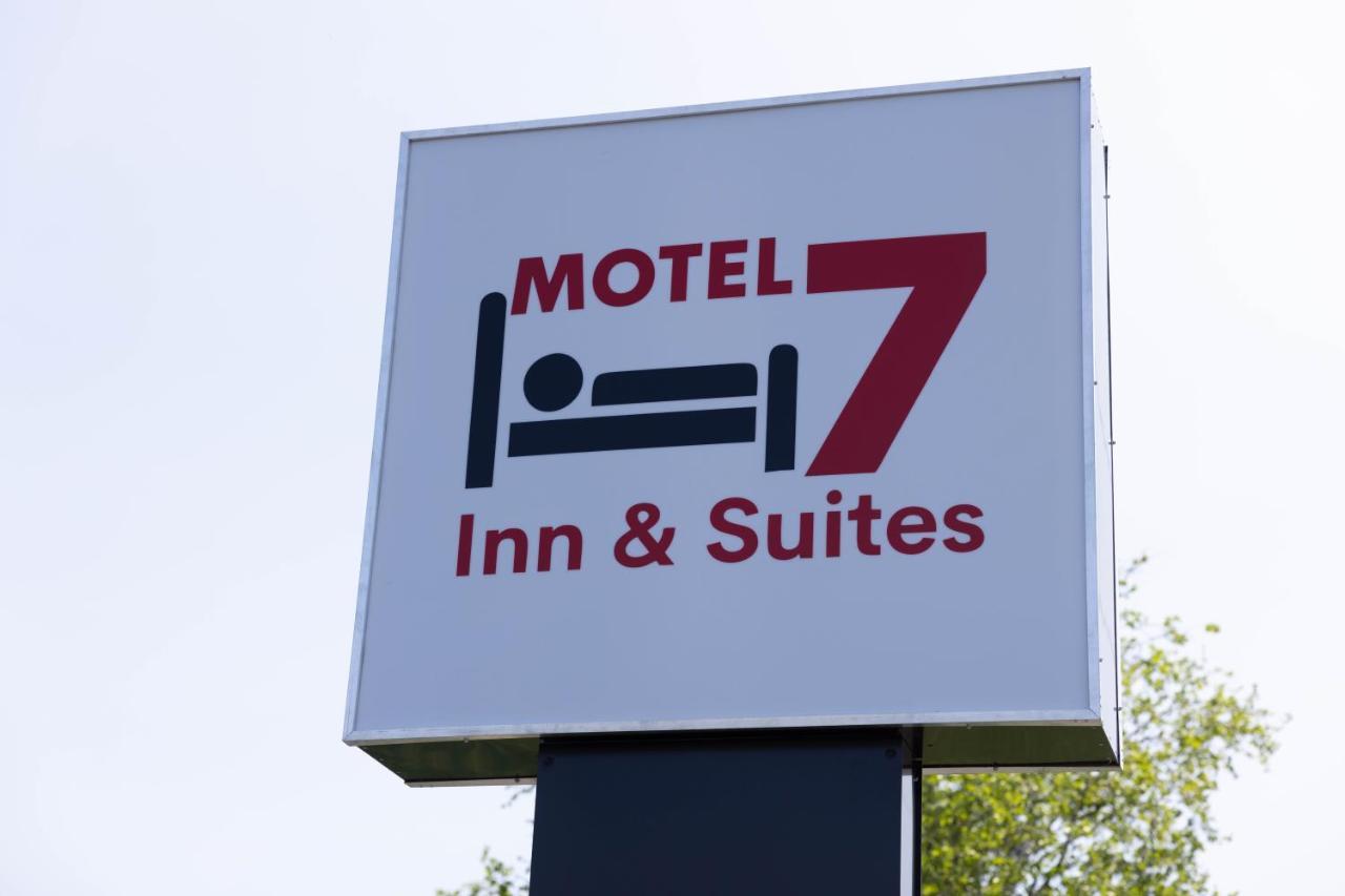 Motel 7 Inn & Suites Beresford ภายนอก รูปภาพ