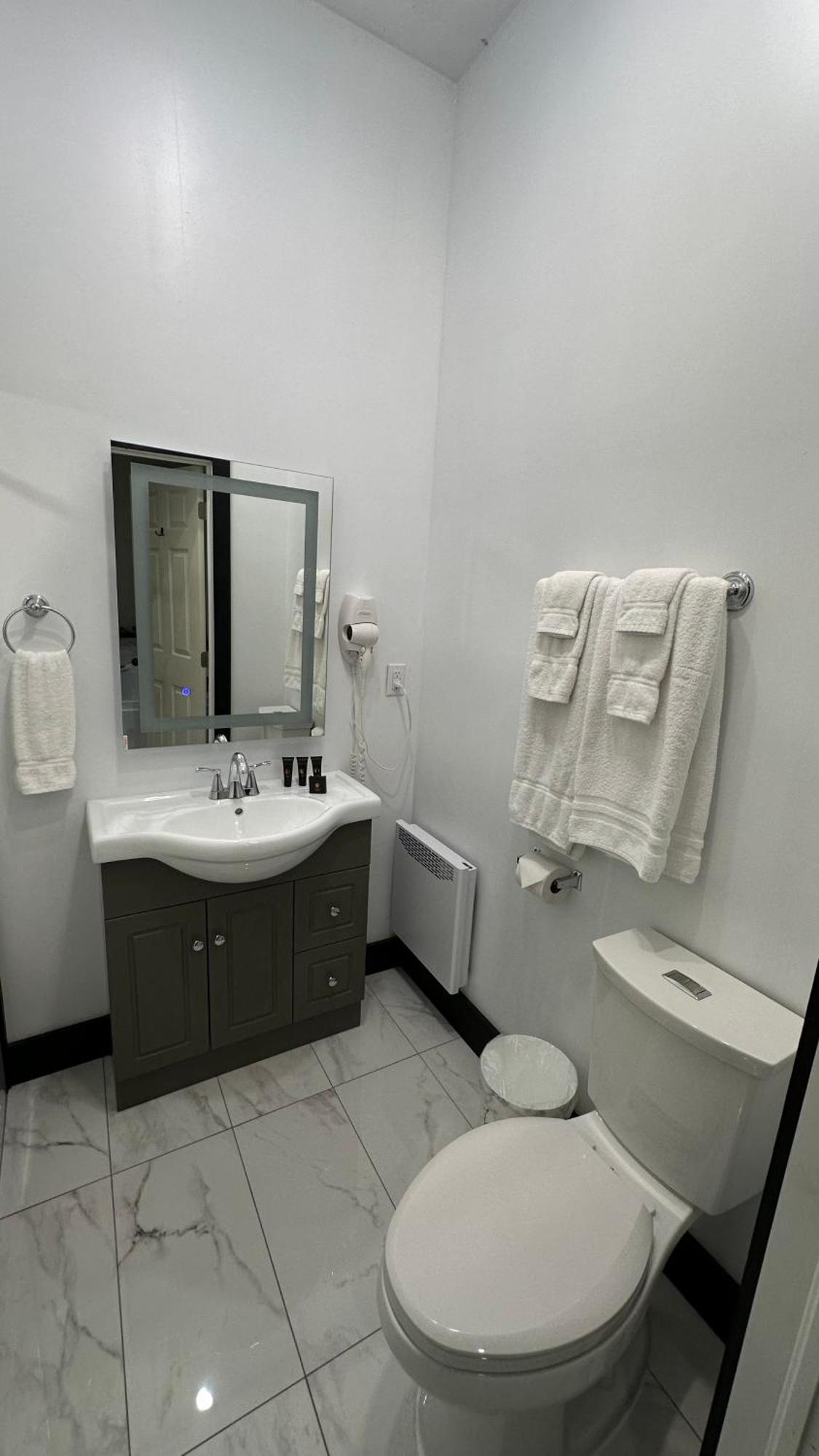 Motel 7 Inn & Suites Beresford ภายนอก รูปภาพ