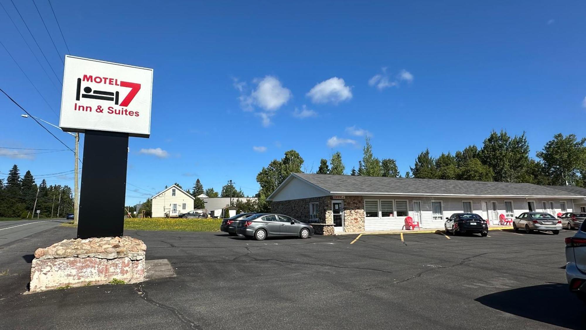 Motel 7 Inn & Suites Beresford ภายนอก รูปภาพ