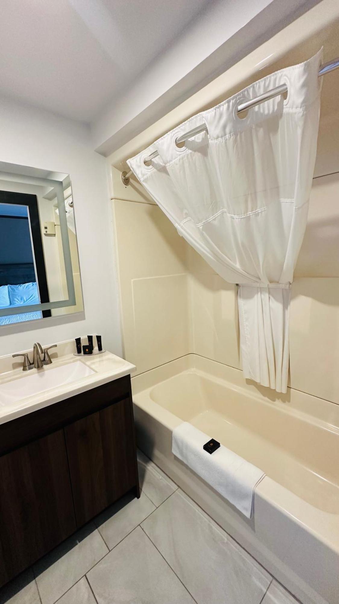 Motel 7 Inn & Suites Beresford ภายนอก รูปภาพ