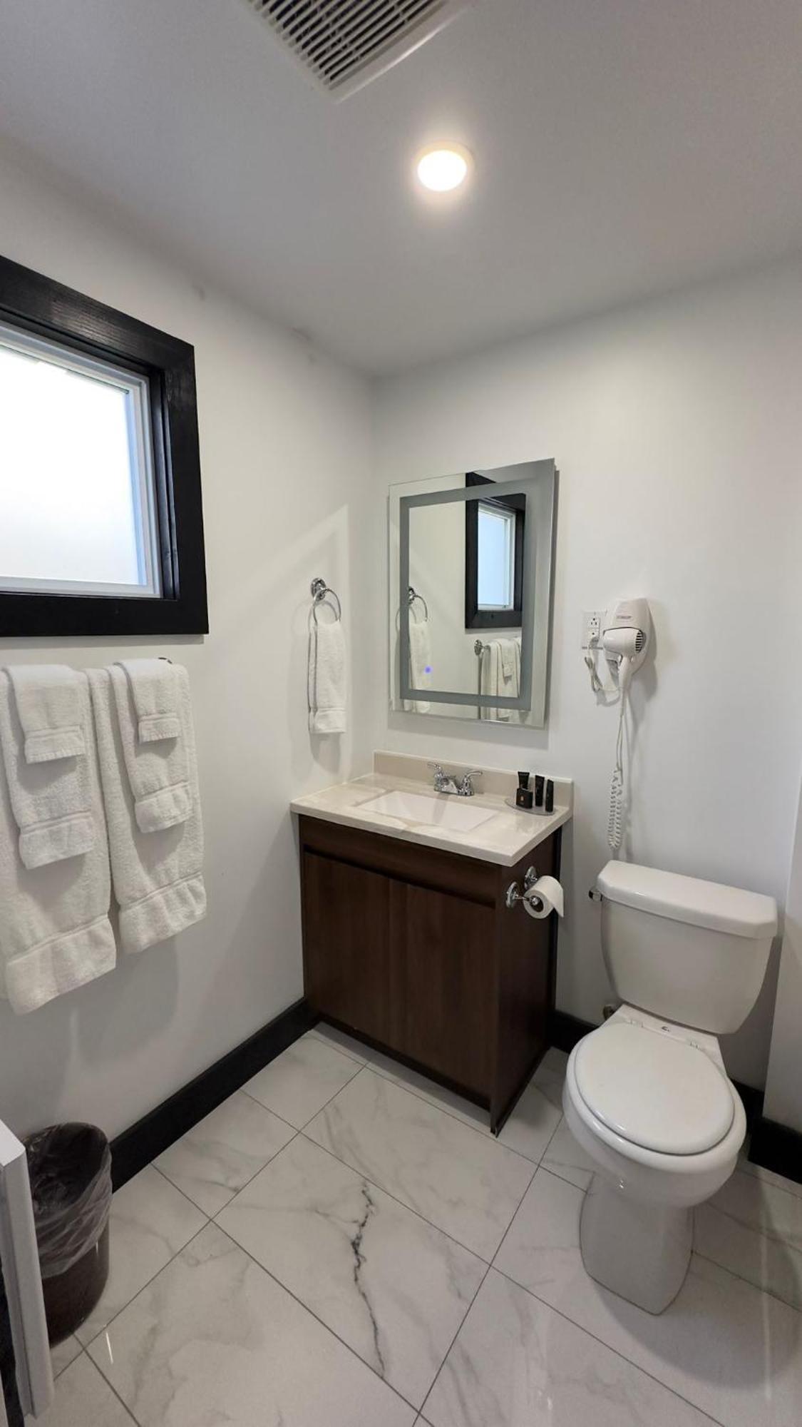 Motel 7 Inn & Suites Beresford ภายนอก รูปภาพ